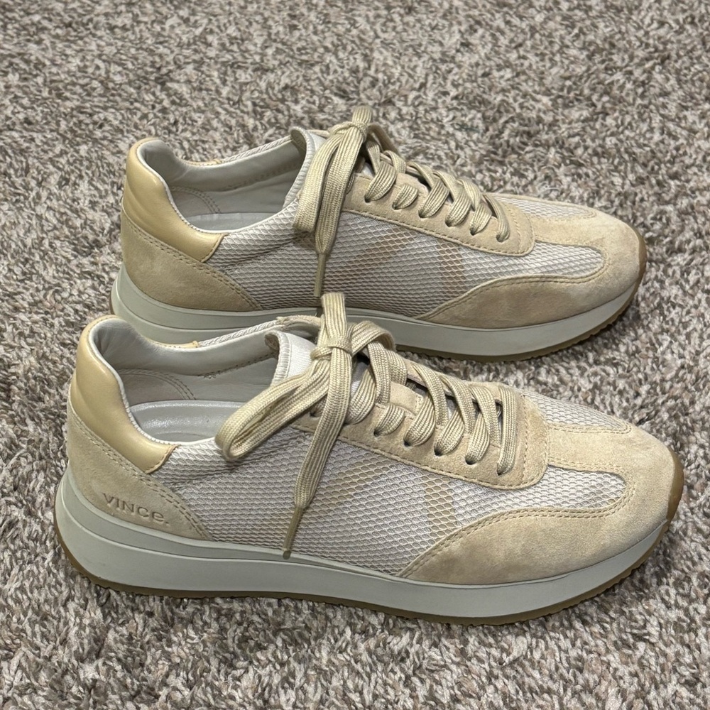 Vince Sneakers EXCELLENT CONDITION size 7